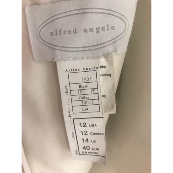 ALFRED ANGELO Wedding Dress - Picture 8 of 8